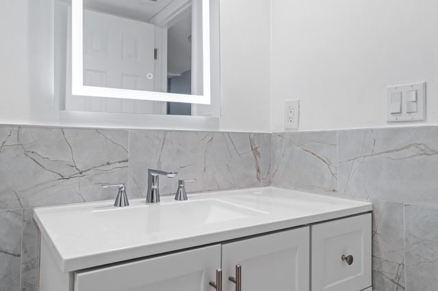 3580 S Ocean Boulevard 8b, South Palm Beach, FL 33480