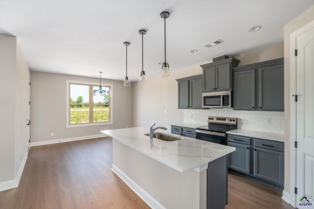 211 Farmland Circle, Perry, GA 31069
