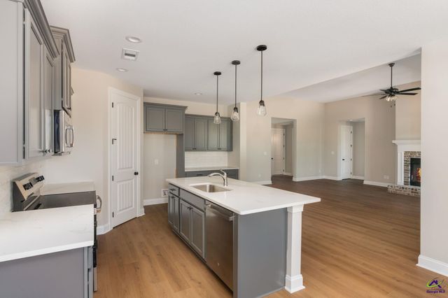 211 Farmland Circle, Perry, GA 31069