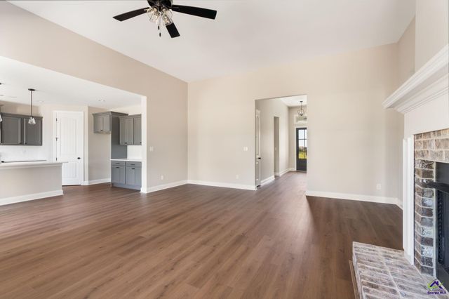 211 Farmland Circle, Perry, GA 31069