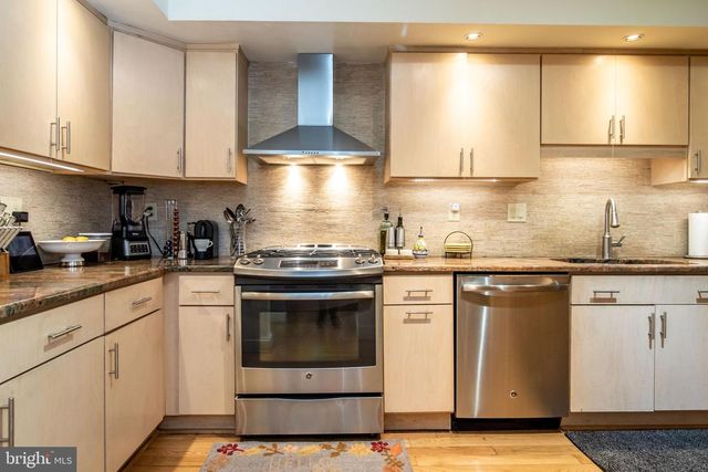 336 OVERLOOK LN, Conshohocken, PA 19428