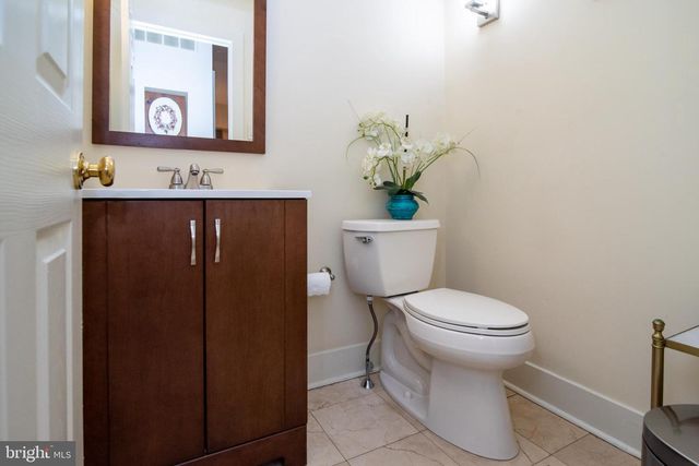 336 OVERLOOK LN, Conshohocken, PA 19428