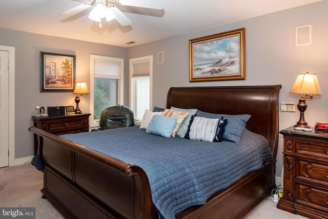 336 OVERLOOK LN, Conshohocken, PA 19428