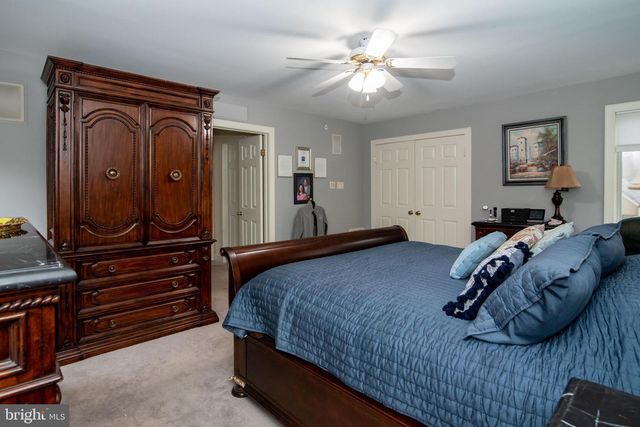 336 OVERLOOK LN, Conshohocken, PA 19428