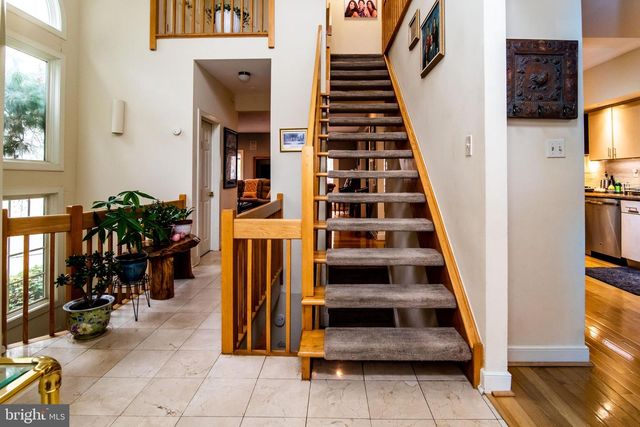 336 OVERLOOK LN, Conshohocken, PA 19428