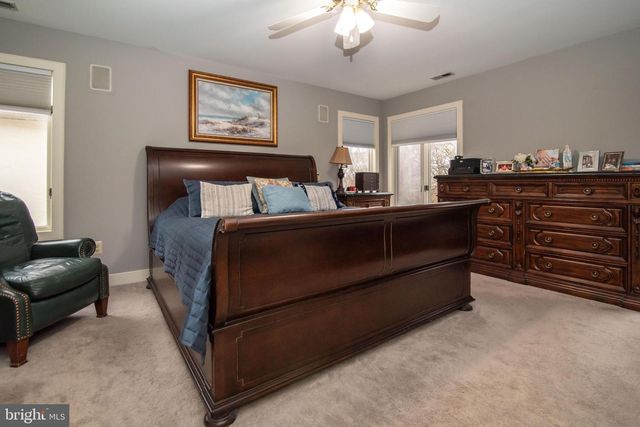 336 OVERLOOK LN, Conshohocken, PA 19428