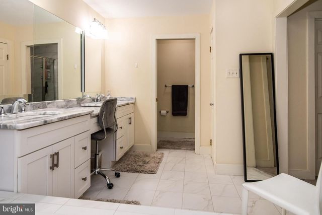 336 OVERLOOK LN, Conshohocken, PA 19428