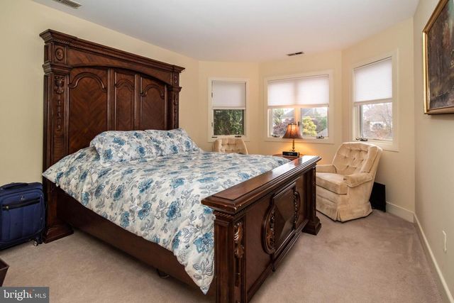 336 OVERLOOK LN, Conshohocken, PA 19428