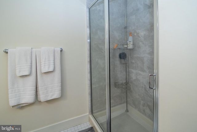 336 OVERLOOK LN, Conshohocken, PA 19428