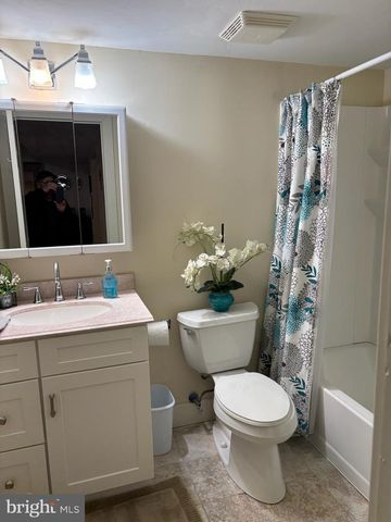 336 OVERLOOK LN, Conshohocken, PA 19428