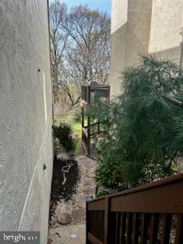 336 OVERLOOK LN, Conshohocken, PA 19428