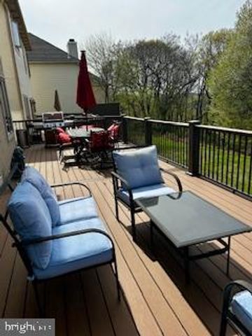 336 OVERLOOK LN, Conshohocken, PA 19428