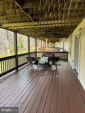 336 OVERLOOK LN, Conshohocken, PA 19428