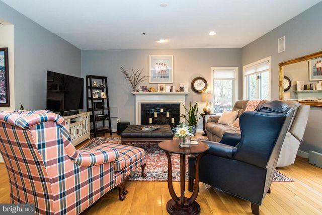 336 OVERLOOK LN, Conshohocken, PA 19428