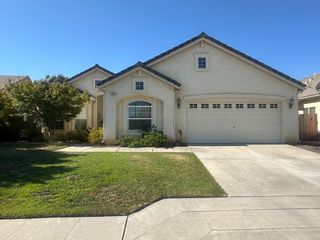 1039 E Oakmont Avenue, Fresno, CA 93730