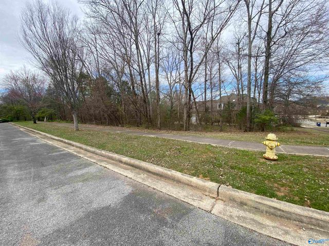 716 Marina Park Drive SE, Huntsville, AL 35803