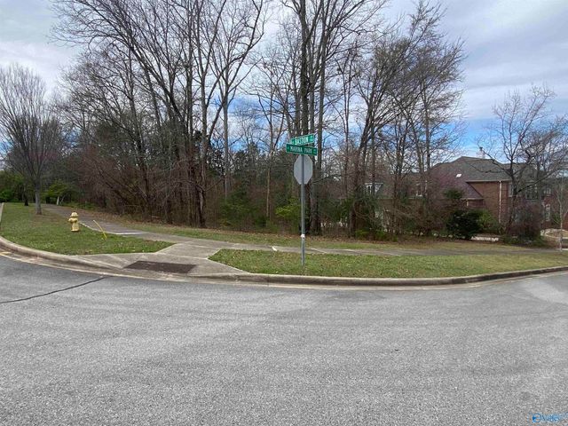 716 Marina Park Drive SE, Huntsville, AL 35803