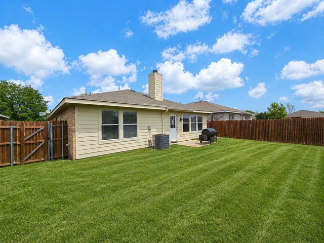 2002 Fairview Drive, Forney, TX 75126