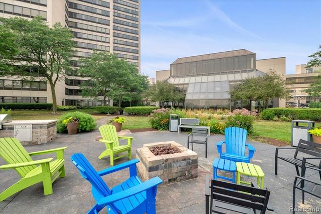 1001 W Jefferson Avenue 13B, Detroit, MI 48226