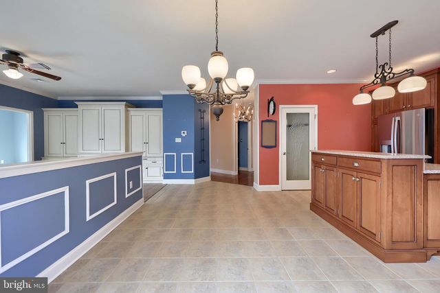 1805 CONEWAGO LN, Lancaster, PA 17601