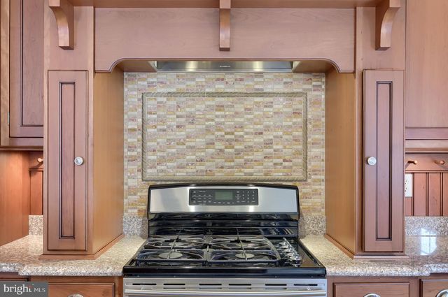 1805 CONEWAGO LN, Lancaster, PA 17601