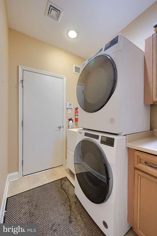 1805 CONEWAGO LN, Lancaster, PA 17601