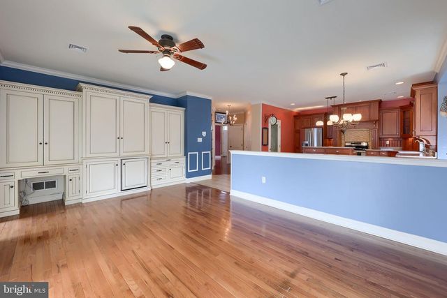 1805 CONEWAGO LN, Lancaster, PA 17601