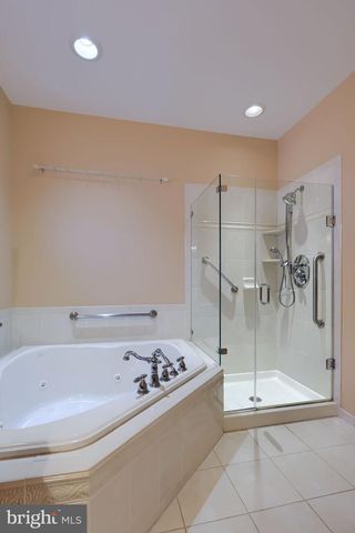 1805 CONEWAGO LN, Lancaster, PA 17601