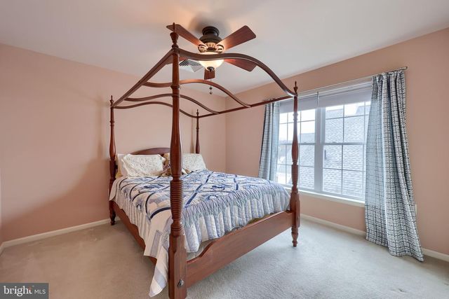 1805 CONEWAGO LN, Lancaster, PA 17601