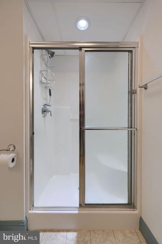 1805 CONEWAGO LN, Lancaster, PA 17601