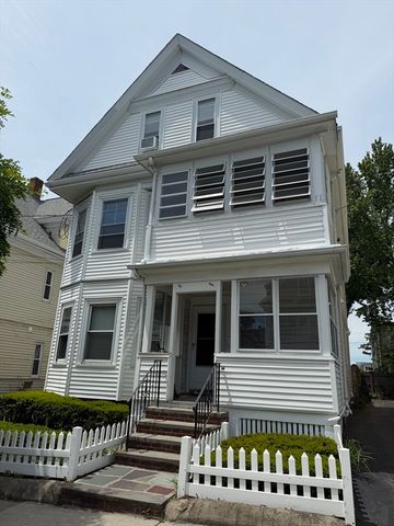 58 Willow Ave 58A, Somerville, MA 02144