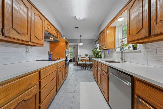 1233 Bardfield Avenue, Garland, TX 75041