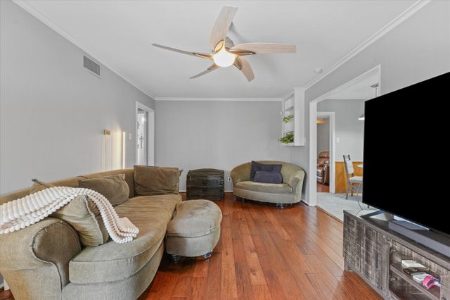 1233 Bardfield Avenue, Garland, TX 75041