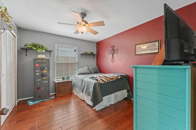 1233 Bardfield Avenue, Garland, TX 75041