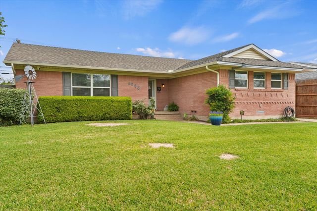 1233 Bardfield Avenue, Garland, TX 75041