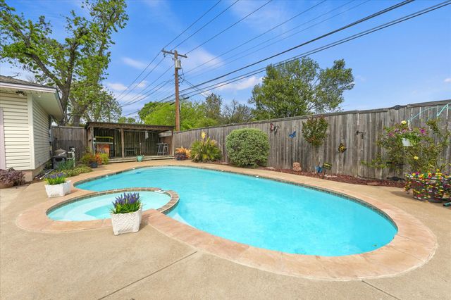 1233 Bardfield Avenue, Garland, TX 75041