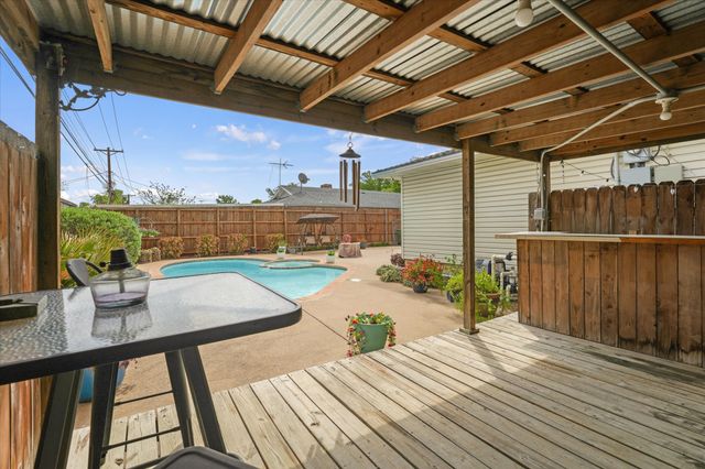 1233 Bardfield Avenue, Garland, TX 75041