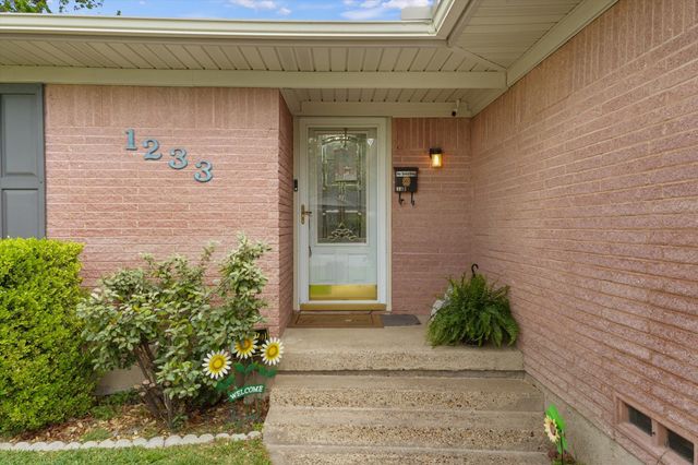 1233 Bardfield Avenue, Garland, TX 75041