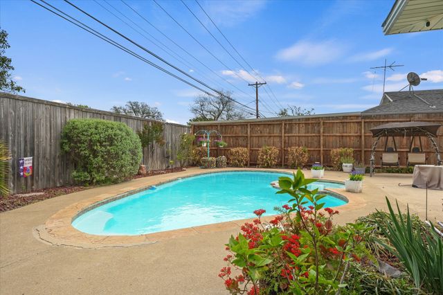 1233 Bardfield Avenue, Garland, TX 75041