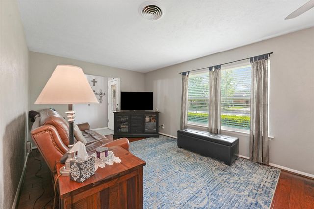 1233 Bardfield Avenue, Garland, TX 75041