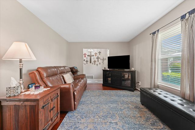 1233 Bardfield Avenue, Garland, TX 75041