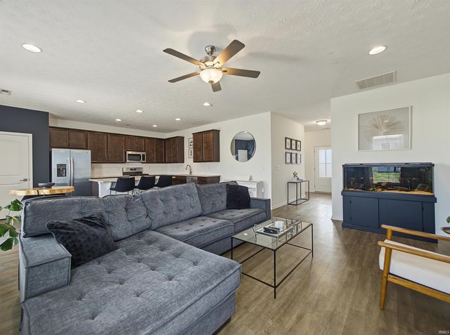 5480 Baywater Drive, Newburgh, IN 47630