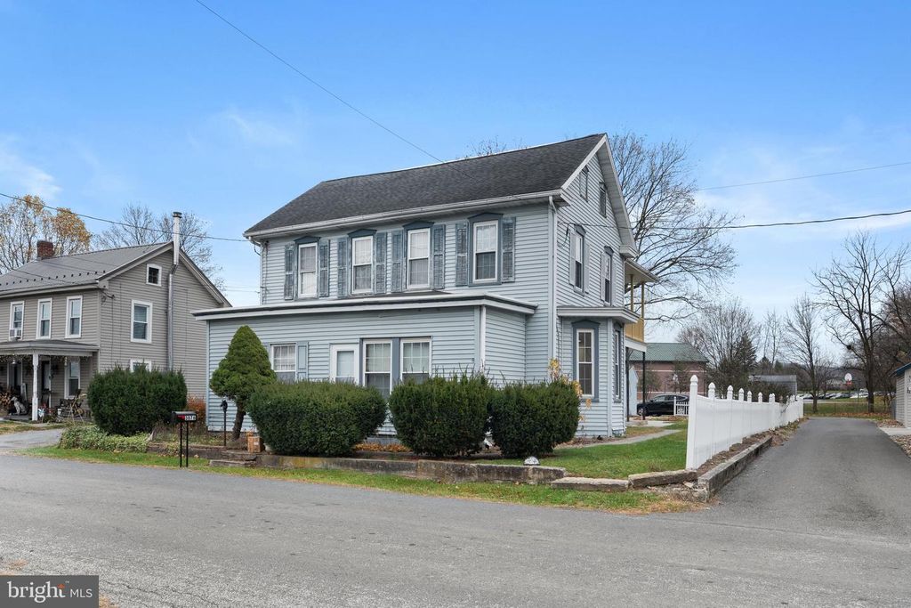 3876 LINCOLN ST, Chambersburg, PA 17202