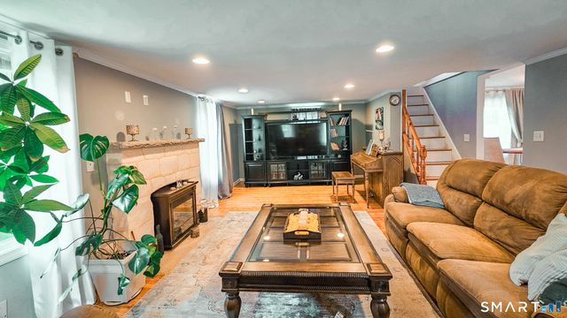 384 Long Hill Road, South Windsor, CT 06074