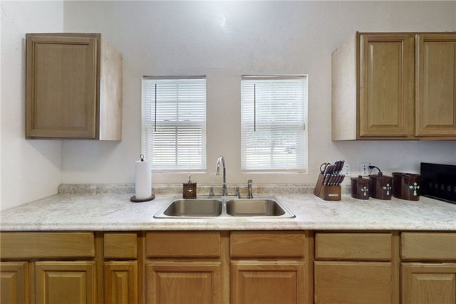 202 South Broadway Street, Caldwell, TX 77836