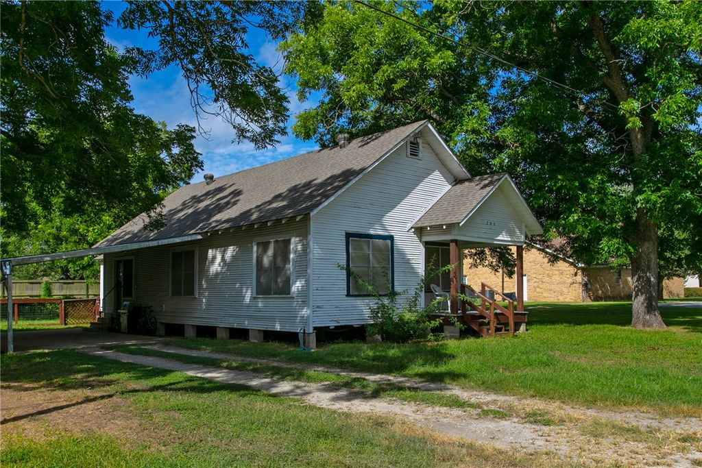 202 South Broadway Street, Caldwell, TX 77836 — photo 3