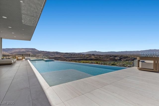 615 Scenic Rim Drive, Henderson, NV 89012