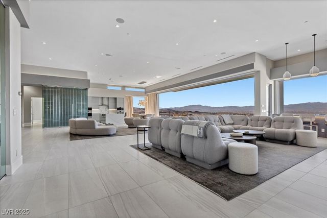 615 Scenic Rim Drive, Henderson, NV 89012