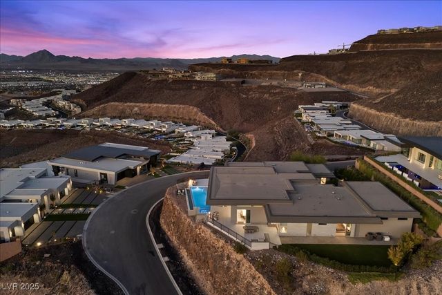 615 Scenic Rim Drive, Henderson, NV 89012