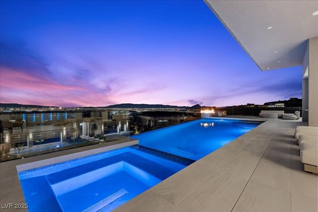 615 Scenic Rim Drive, Henderson, NV 89012